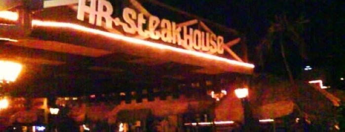 HR Steak House is one of Lugares guardados de Nur.