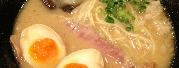 琉球島豚 麺屋なりよし is one of Lugares favoritos de Simo.