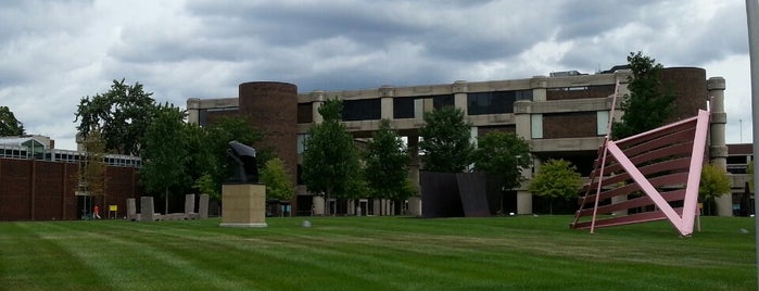 College for Creative Studies - Ford Campus (CCS) is one of Lugares favoritos de Sailor.