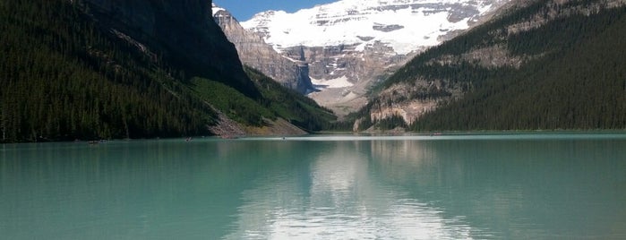 Lake Louise is one of Ooit.