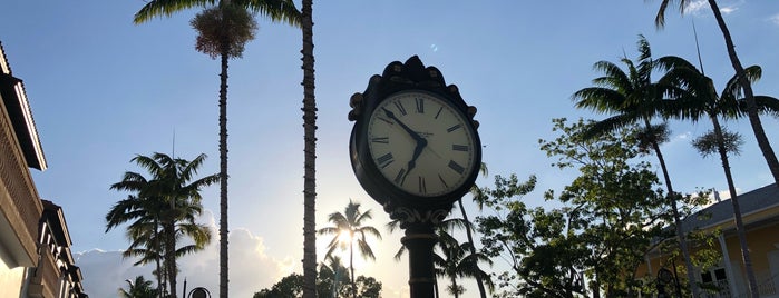 Downtown Naples is one of Wendy'in Beğendiği Mekanlar.