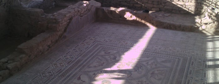 Yacimiento arqueológico de Cástulo is one of Lugares Míticos de Jaén.