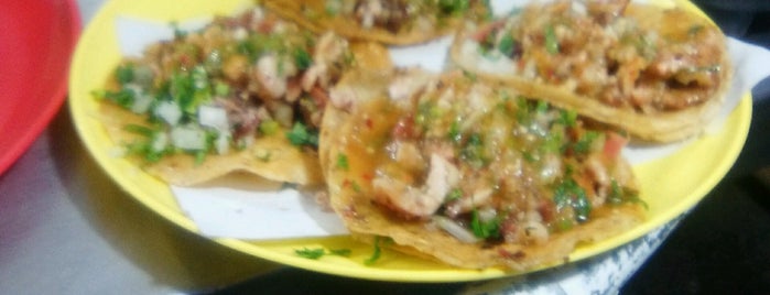 Tacos del Semáforo is one of Tempat yang Disukai Angel.