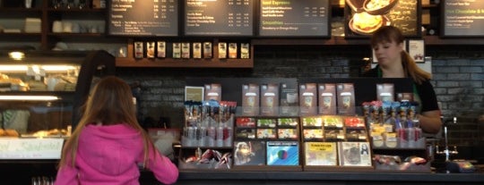 Starbucks is one of Locais curtidos por Connor.