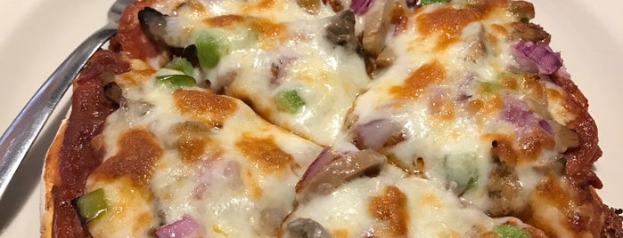 Mama DiGrado's Pizza & Pasta is one of Marshalltown Food.