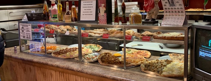 San Gennaro Pizza and Pasta is one of Glenda's Saved Places.