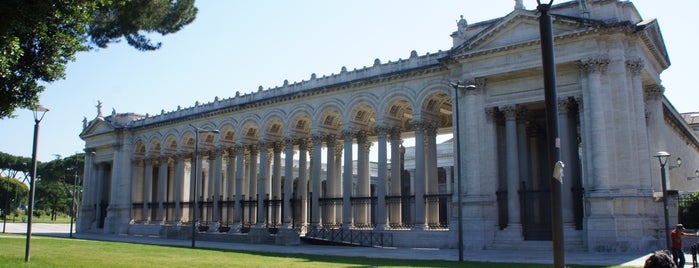 Basilica di San Paolo fuori le Mura is one of Posti che sono piaciuti a Leo.