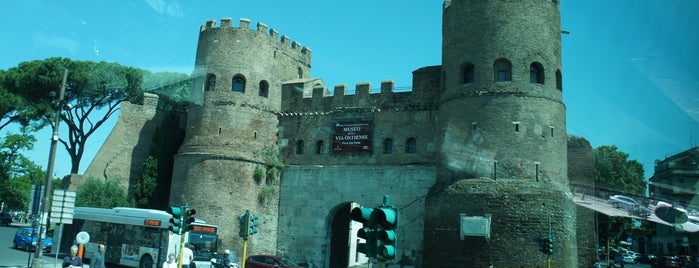 Porta San Paolo is one of Leo'nun Beğendiği Mekanlar.