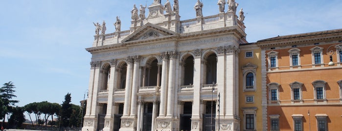 Basilica di San Giovanni in Laterano is one of Lugares favoritos de Leo.