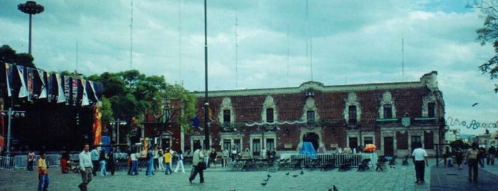 Plaza de la Patria is one of Lieux qui ont plu à Leo.