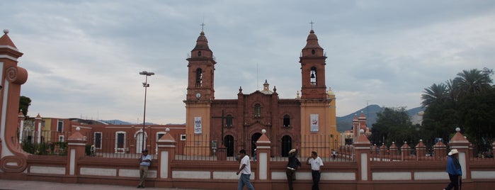 Catedral San Juan Bautista Huajuapam De Leon is one of Tempat yang Disukai Leo.