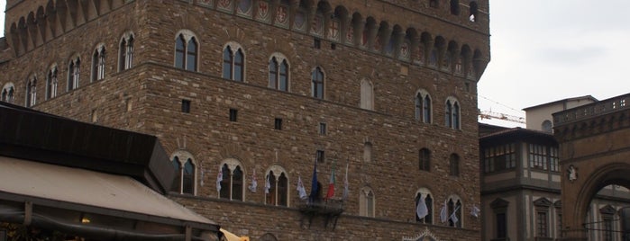 Palazzo Vecchio is one of Tempat yang Disukai Leo.