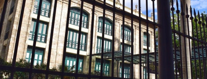Teatro Martí is one of สถานที่ที่ Leo ถูกใจ.