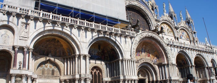 Basilica di San Marco is one of Tempat yang Disukai Leo.
