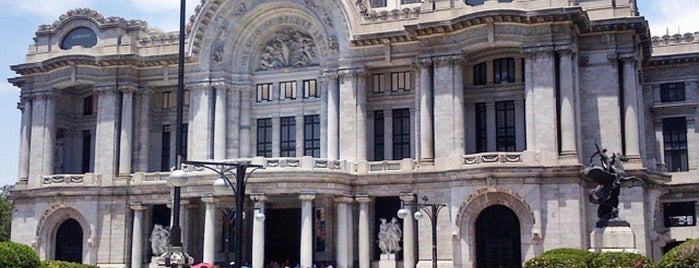 Palacio de Bellas Artes is one of Tempat yang Disukai Leo.