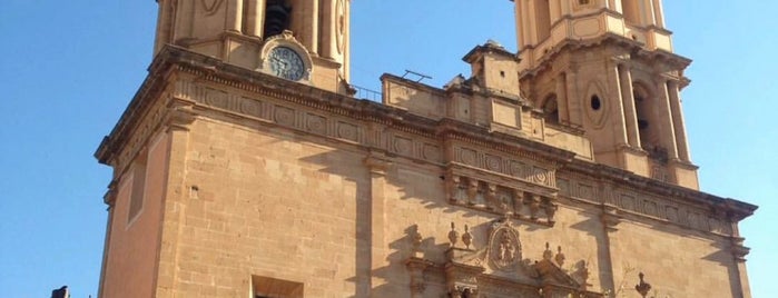 Catedral Basílica de la Madre Santísima de La Luz is one of Leoさんのお気に入りスポット.