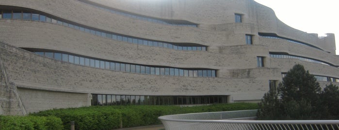 Canadian Museum of History is one of Locais curtidos por Leo.