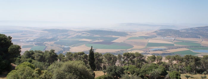 Tavor Mountain (הר תבור) is one of Locais curtidos por Leo.