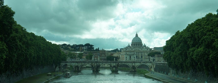 Tevere is one of Locais curtidos por Leo.