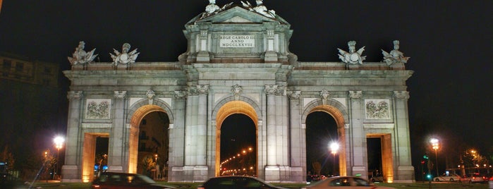 Puerta de Alcalá is one of Leo 님이 좋아한 장소.