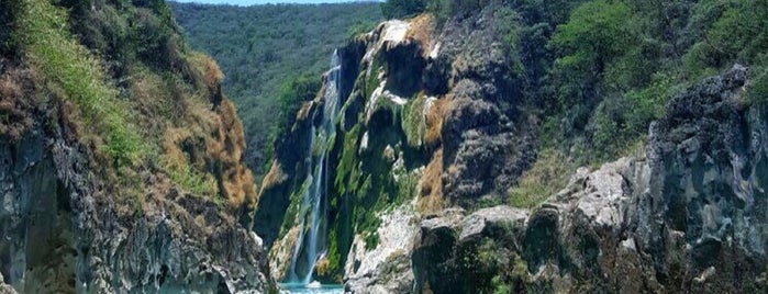 Cascada De Tamul is one of Lugares favoritos de Leo.