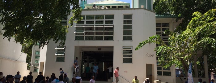 Masjidul Ibrahim is one of Mosques in Malé.