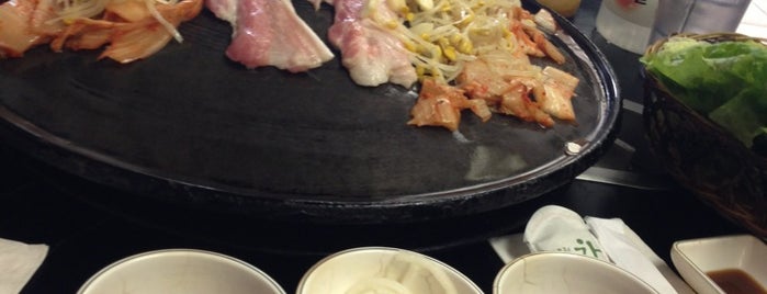 Tong Sam Gyup Goo Yi Restaurant is one of Michelle 님이 저장한 장소.
