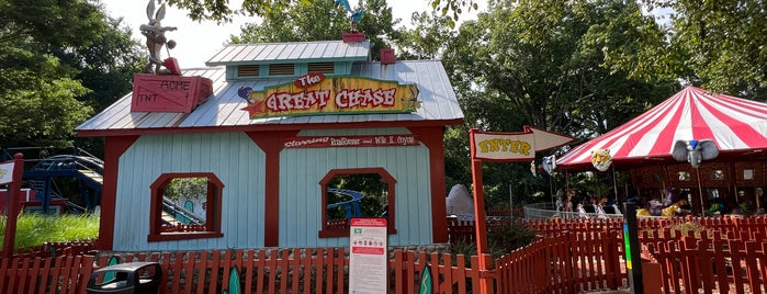 The Great Chase is one of SIX FLAGS AMERICA.