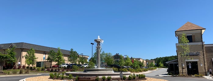 Peachtree Corners Town Center is one of Tempat yang Disukai Chester.