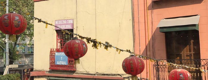 Tong Fong Bufé is one of Lugares favoritos de Mich.