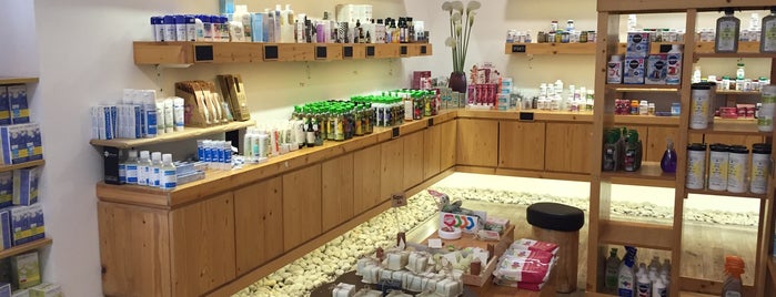 A New Earth Organic Store is one of Beirut.