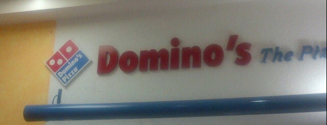 Domino's Pizza is one of สถานที่ที่ Raquel ถูกใจ.