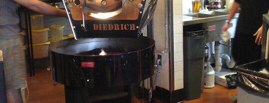 Cedarburg Roastery Coffee is one of Lugares favoritos de Lynn.