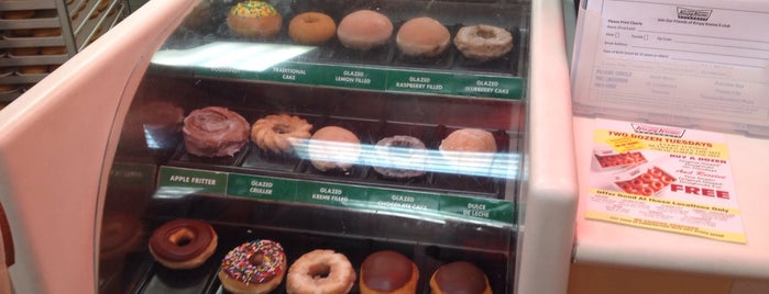 Krispy Kreme Doughnuts is one of Lieux qui ont plu à Maria.