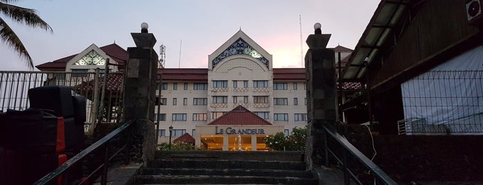 Le Grandeur Balikpapan is one of Must-see seafood places in Indonesia.