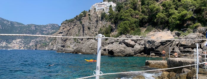 Spiaggia La Gavitella is one of Sarah'ın Kaydettiği Mekanlar.