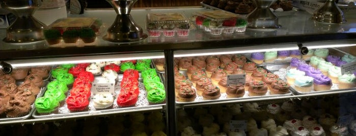 Buttercup Bake Shop is one of NYC: Caffeine & Sugar.