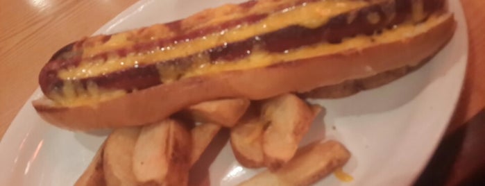 Fuddruckers فدركرز is one of The 15 Best Places for Hot Dogs in Dubai.