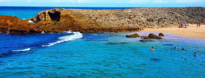 Poza Las Mujeres is one of Que visitar en la costa norte de Puerto Rico.