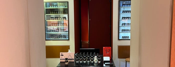 Editions De Parfums Frederic Malle is one of Paris 2020.