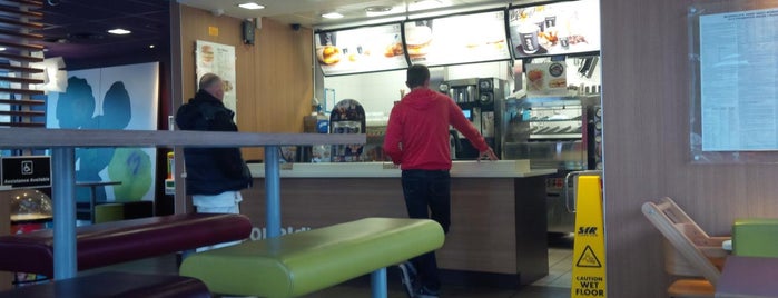 McDonald's is one of Orte, die Dexter gefallen.