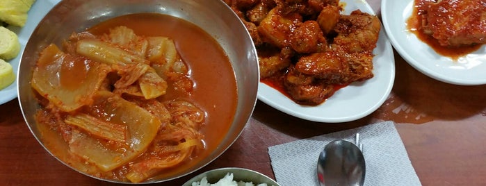 굴다리식당 is one of Korean foods.