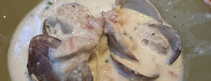 Southpark Seafood & Oyster Bar is one of Oregon Fave Places to Eat.