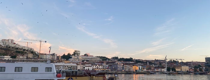 Alminhas da Ponte is one of Porto.