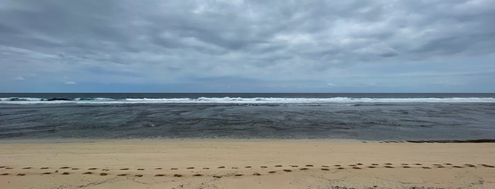 Nunggalan Beach is one of туду.