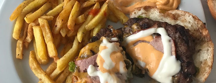 Just Burger is one of Onur : понравившиеся места.