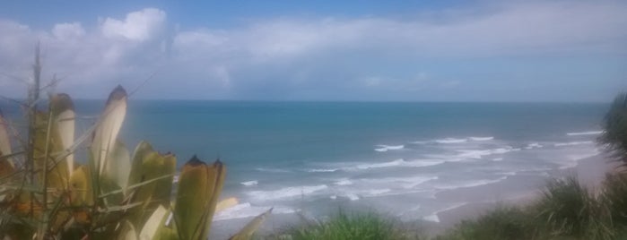 Praia de Itacarezinho is one of Dayanaさんのお気に入りスポット.