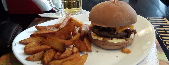 California Burger is one of Restaurantes no centro (ou quase).