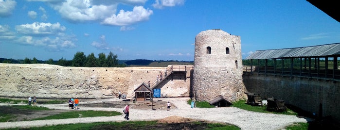 Крепость Изборск / Izborsk Fortress is one of Интересные места в Истории России.