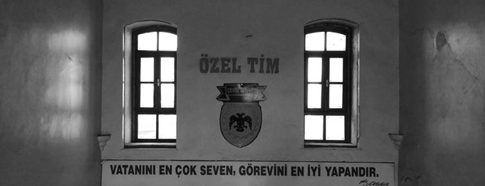 Çevik Kuvvet Özel Tim is one of Halil'in Beğendiği Mekanlar.